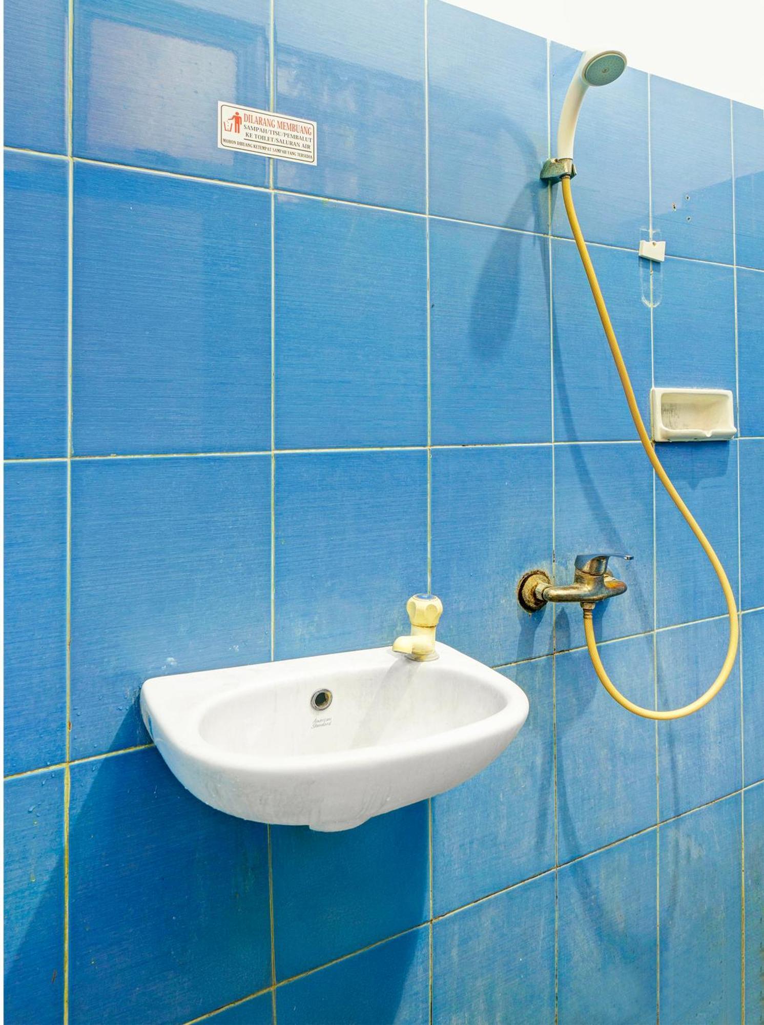 Hotel Collection O Tanah Abang Near Stasiun Tanah Abang Formerly Bimo Slipi 4*